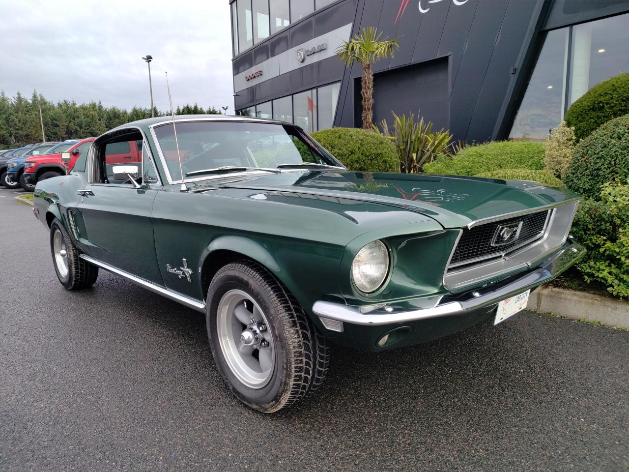 FORD MUSTANG FASTBACK d\'origine Highland Green,302 code J + Historique complet
