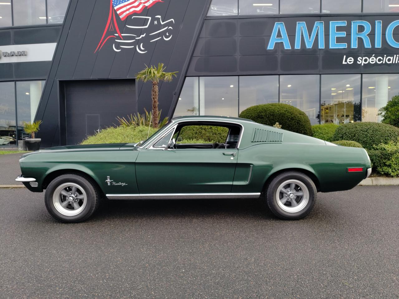 FORD MUSTANG FASTBACK d\'origine Highland Green,302 code J + Historique complet