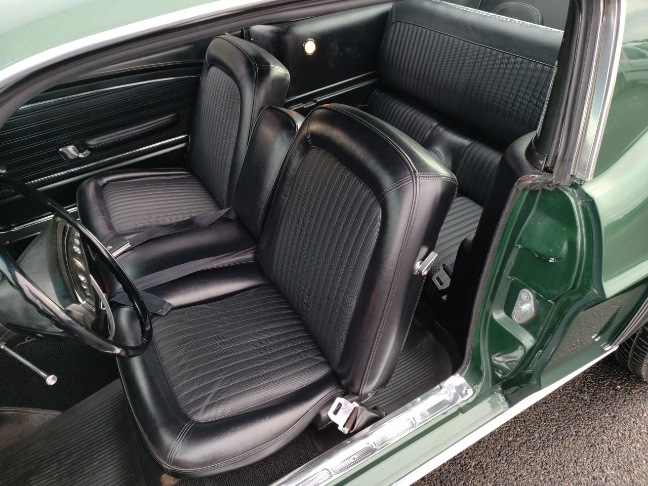 FORD MUSTANG FASTBACK d\'origine Highland Green,302 code J + Historique complet