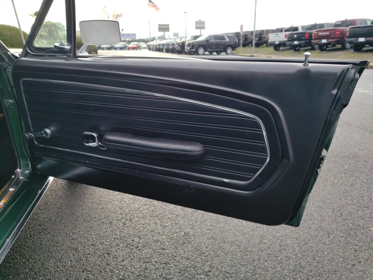 FORD MUSTANG FASTBACK d\'origine Highland Green,302 code J + Historique complet