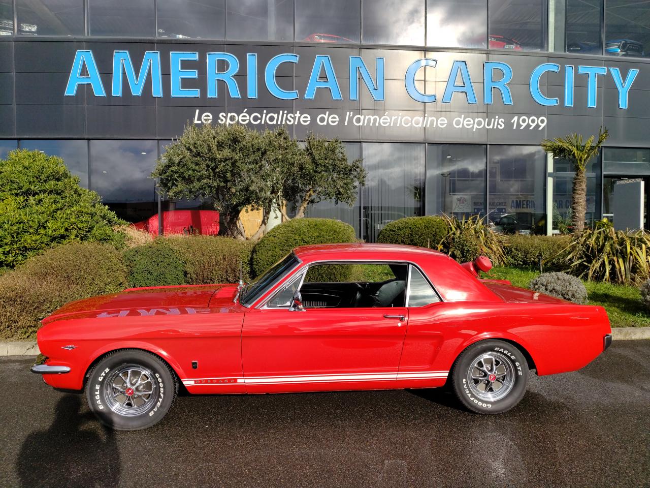 FORD MUSTANG COUPE intérieur Pony, options GT, 225ch