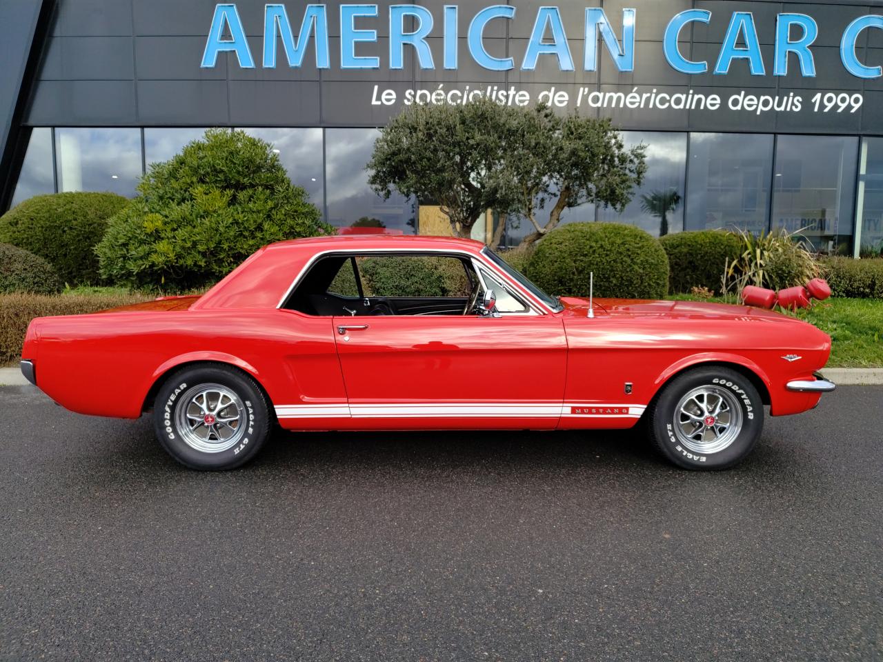 FORD MUSTANG COUPE intérieur Pony, options GT, 225ch