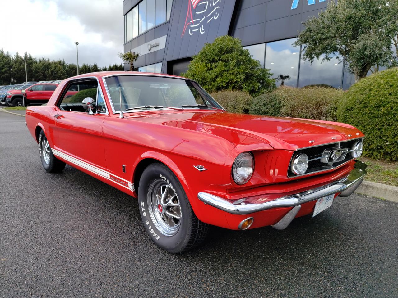 FORD MUSTANG COUPE intérieur Pony, options GT, 225ch