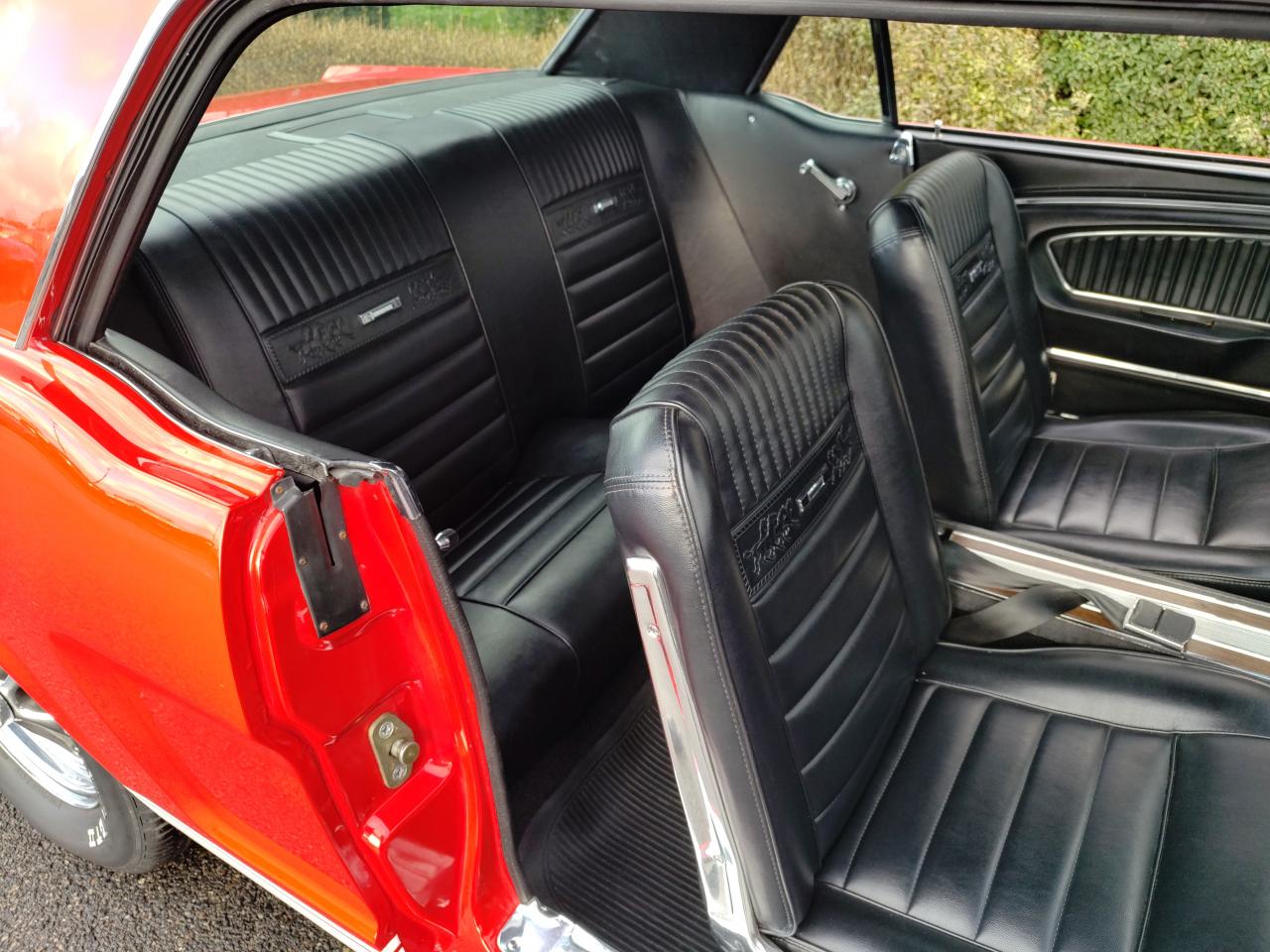 FORD MUSTANG COUPE intérieur Pony, options GT, 225ch