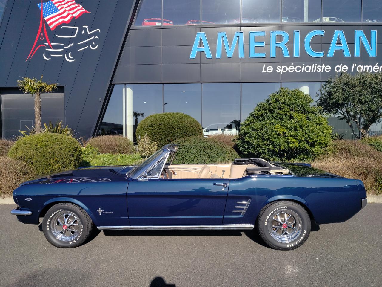 FORD MUSTANG cabriolet code C, peinture, capote et intérieur restaurée chez nous