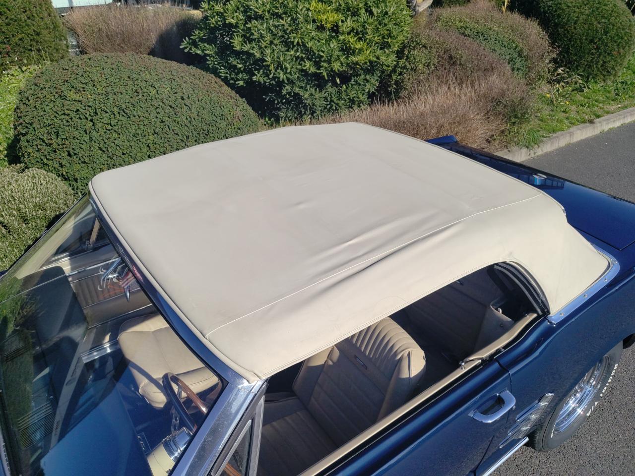 FORD MUSTANG cabriolet code C, peinture, capote et intérieur restaurée chez nous