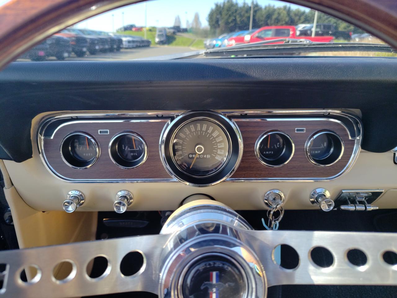 FORD MUSTANG cabriolet code C, peinture, capote et intérieur restaurée chez nous