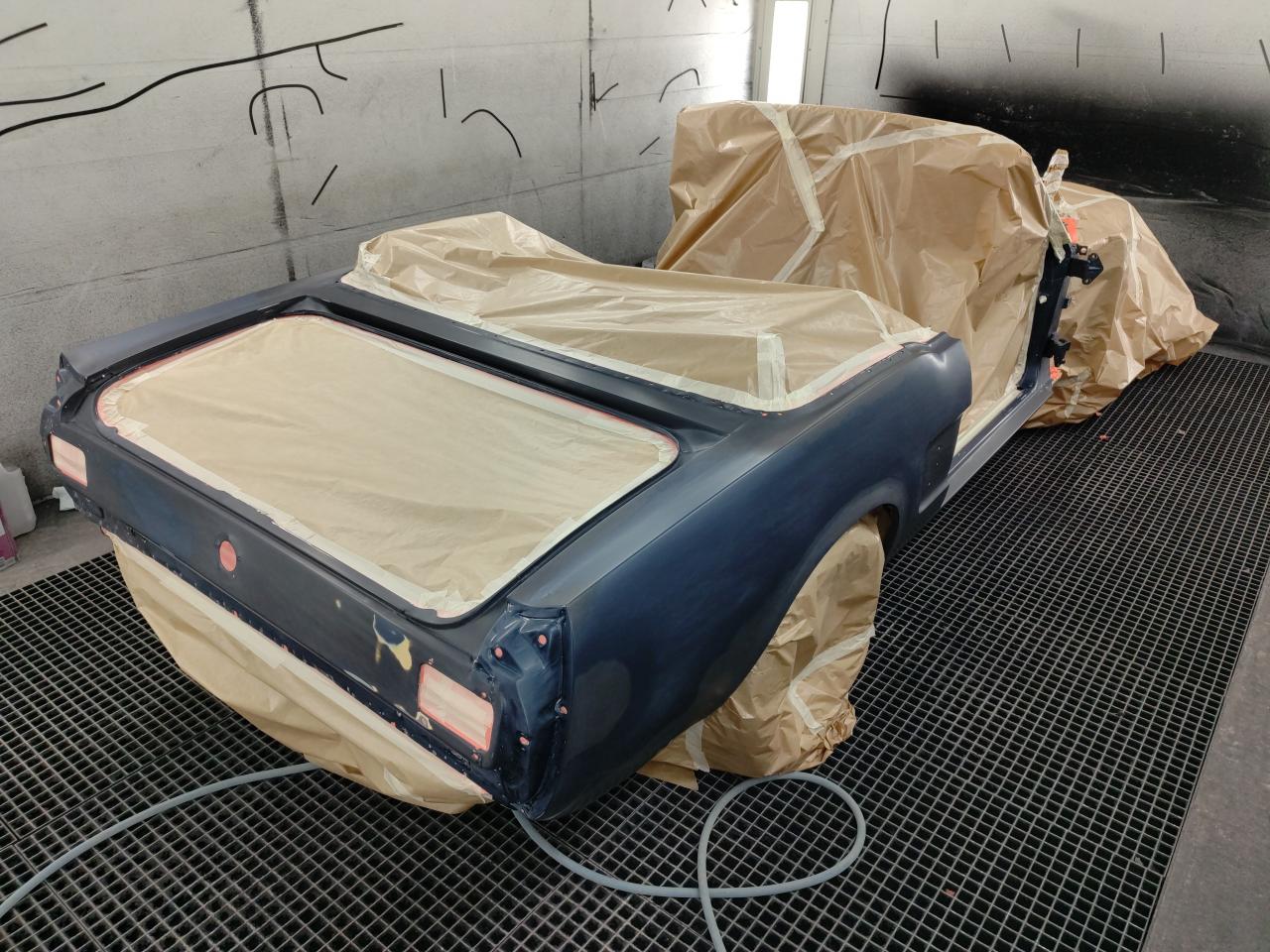 FORD MUSTANG cabriolet code C, peinture, capote et intérieur restaurée chez nous