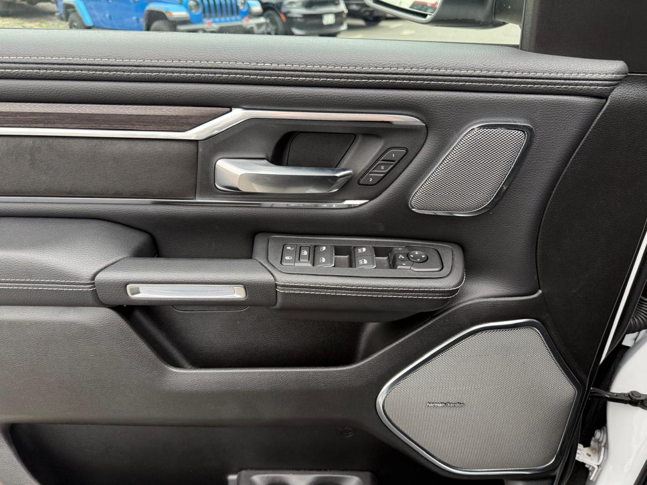 DODGE RAM 1500 CREW LARAMIE SPORT NIGHT EDITION