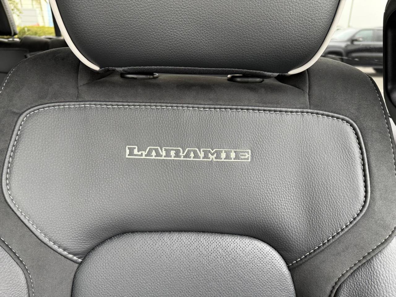 DODGE RAM 1500 CREW LARAMIE SPORT NIGHT EDITION