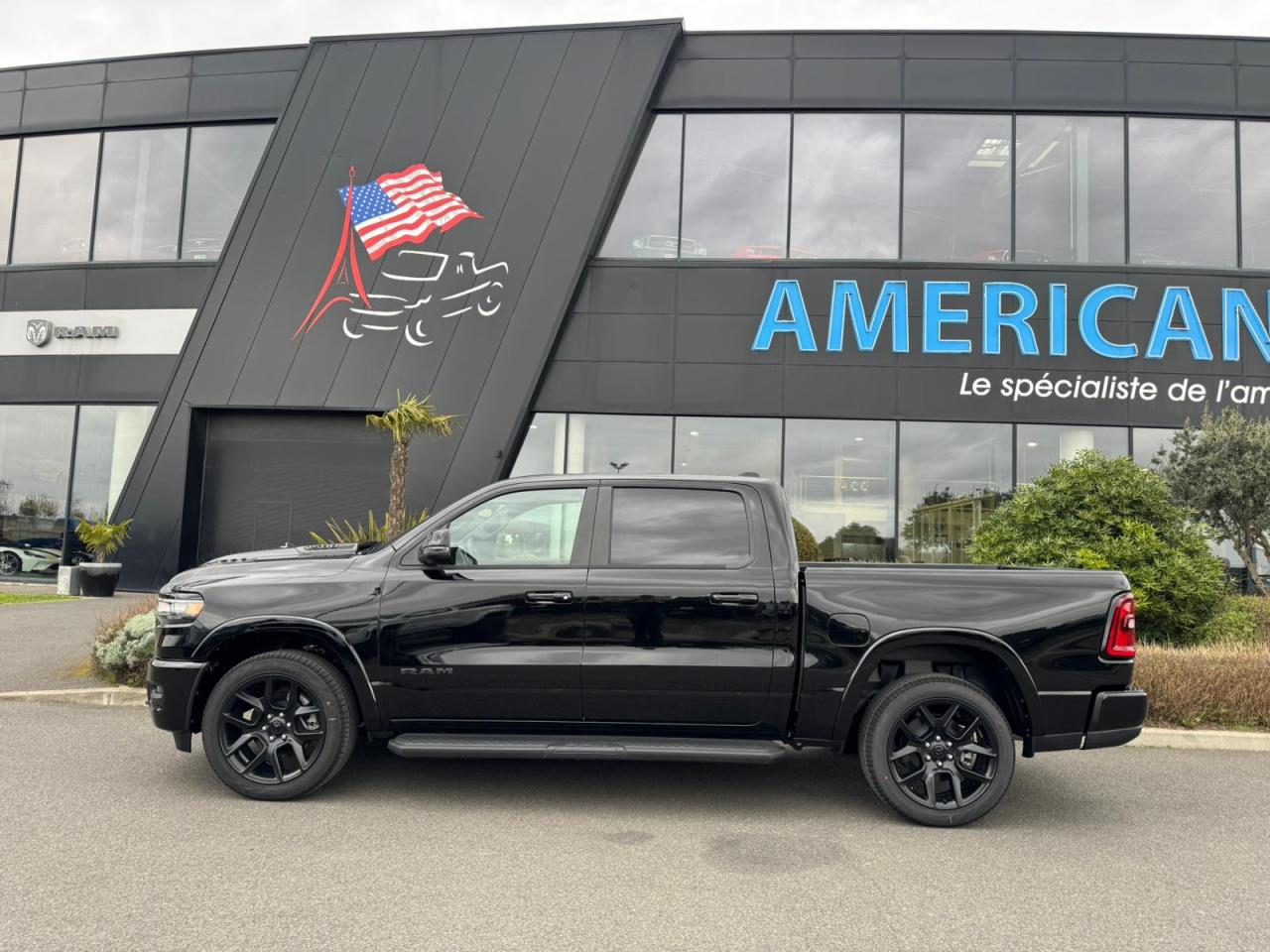 DODGE RAM 1500 CREW LARAMIE SPORT NIGHT EDITION