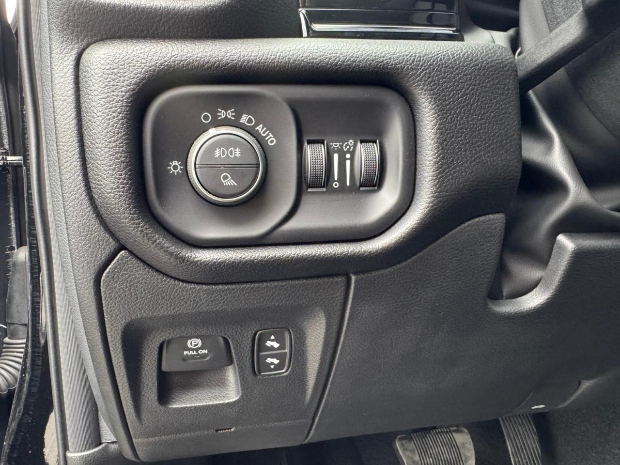 DODGE RAM 1500 CREW LARAMIE SPORT NIGHT EDITION