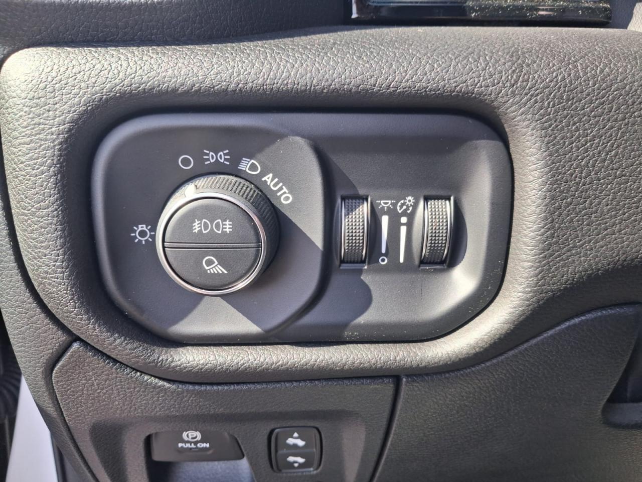 DODGE RAM 1500 CREW LARAMIE SPORT NIGHT EDITION AIR