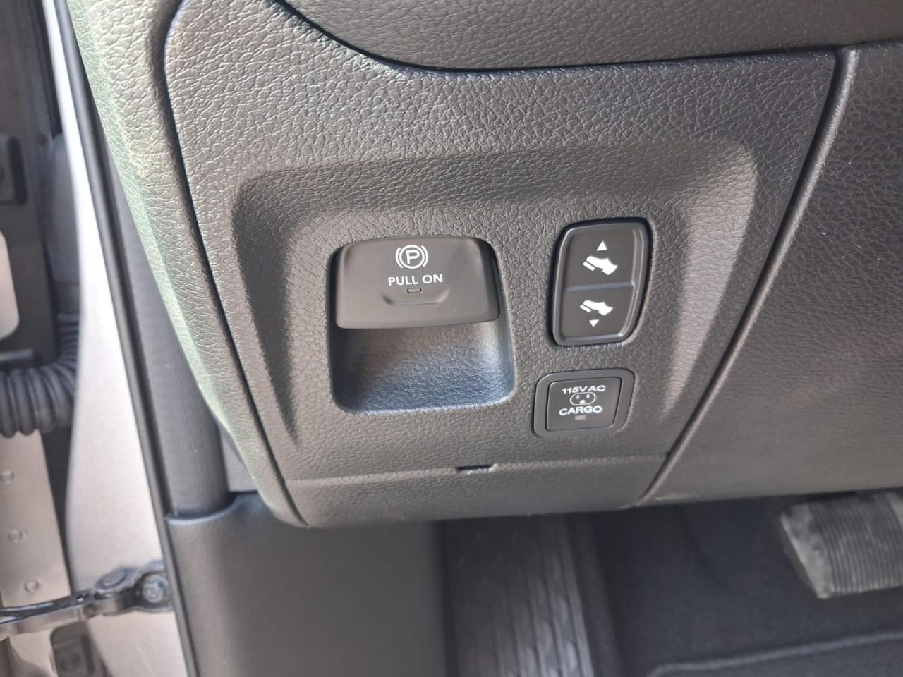 DODGE RAM 1500 CREW LARAMIE SPORT NIGHT EDITION AIR