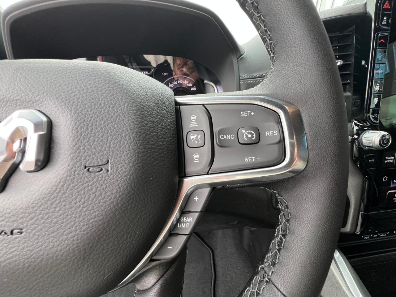 DODGE RAM 1500 CREW LARAMIE SPORT NIGHT EDITION AIR