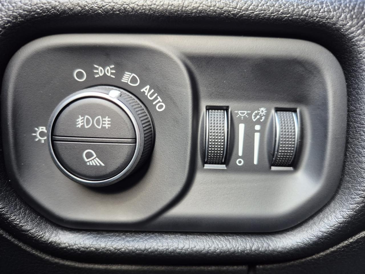 DODGE RAM 1500 CREW LARAMIE SPORT NIGHT EDITION AIR