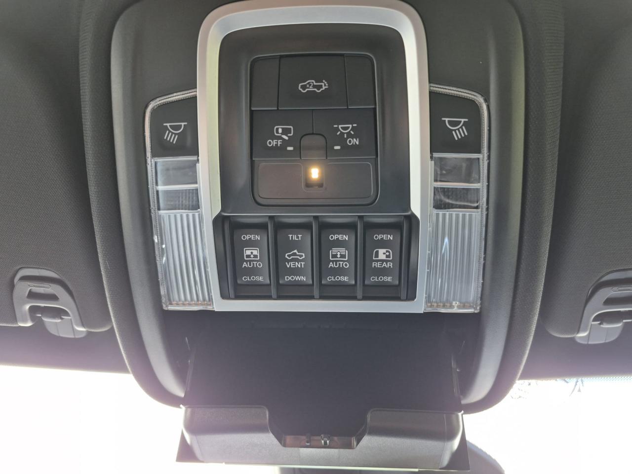 DODGE RAM 1500 CREW LARAMIE SPORT NIGHT EDITION AIR