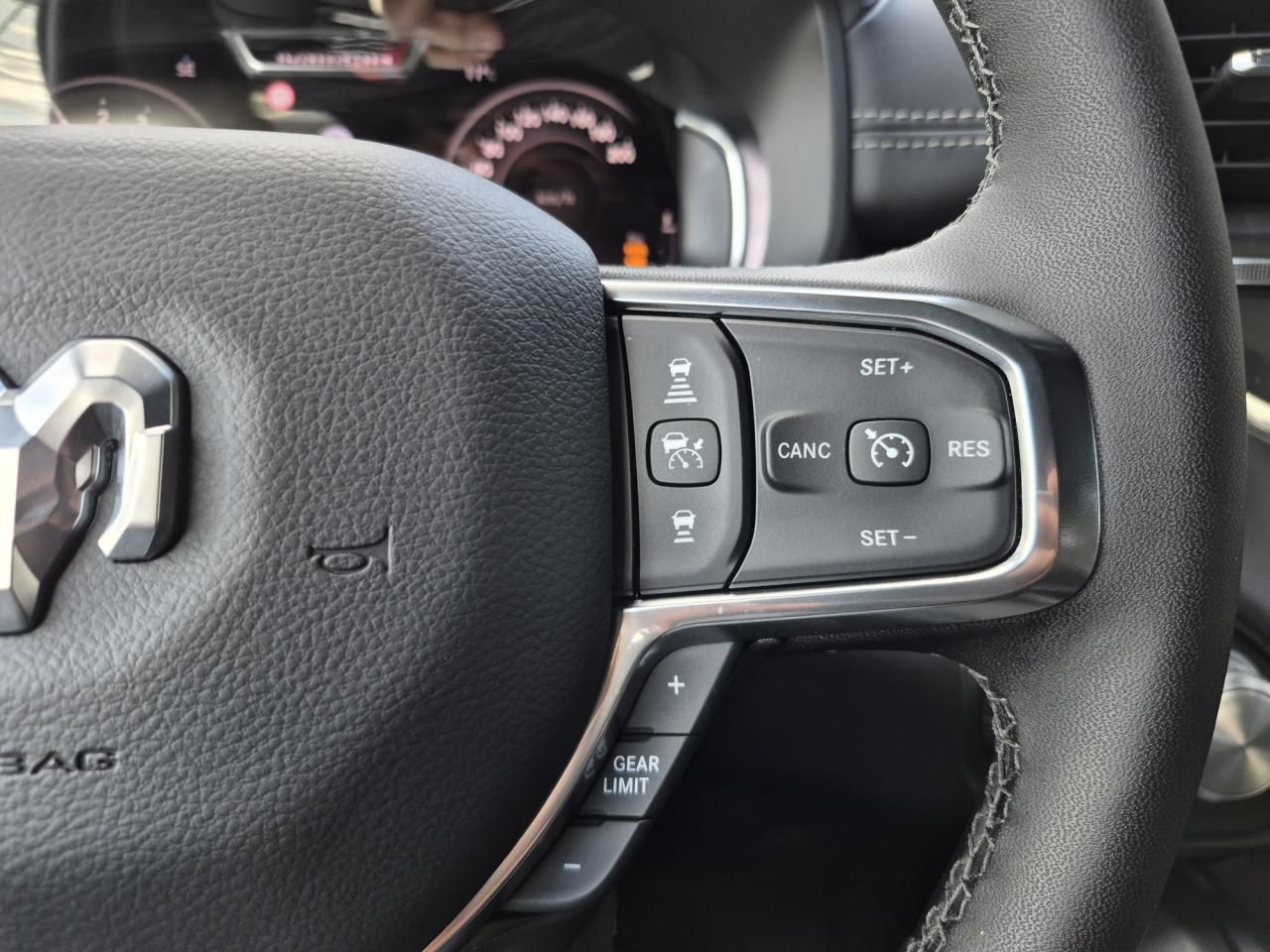 DODGE RAM 1500 CREW LARAMIE SPORT NIGHT EDITION AIR