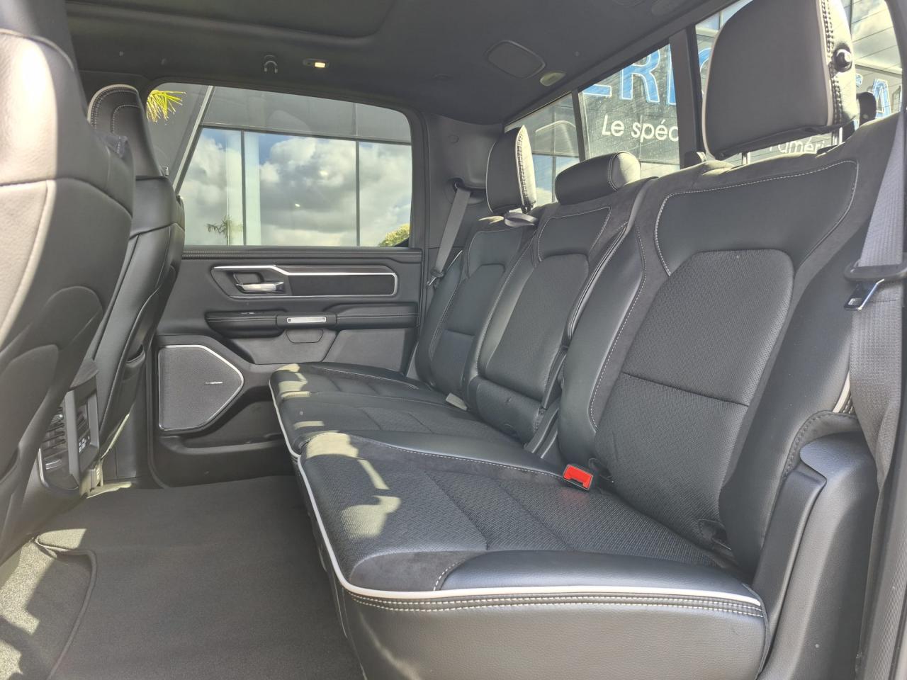 DODGE RAM 1500 CREW LARAMIE SPORT NIGHT EDITION AIR