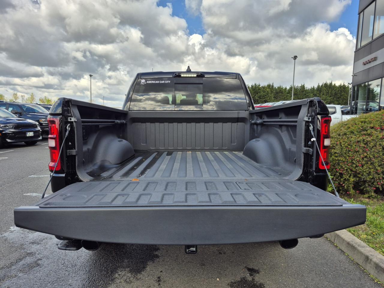 DODGE RAM 1500 CREW LARAMIE SPORT NIGHT EDITION AIR