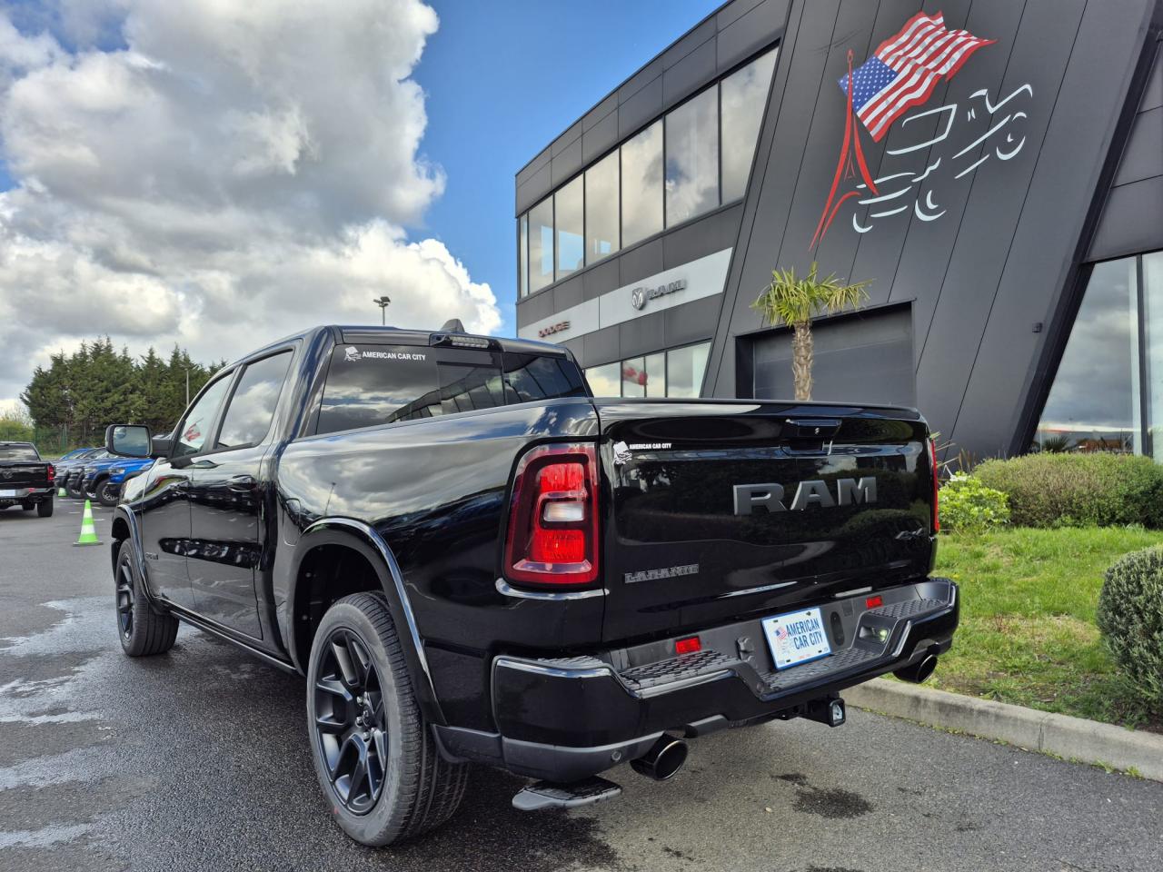 DODGE RAM 1500 CREW LARAMIE SPORT NIGHT EDITION AIR