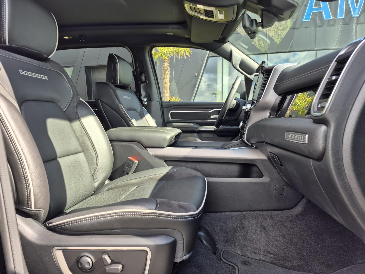 DODGE RAM 1500 CREW LARAMIE SPORT NIGHT EDITION AIR