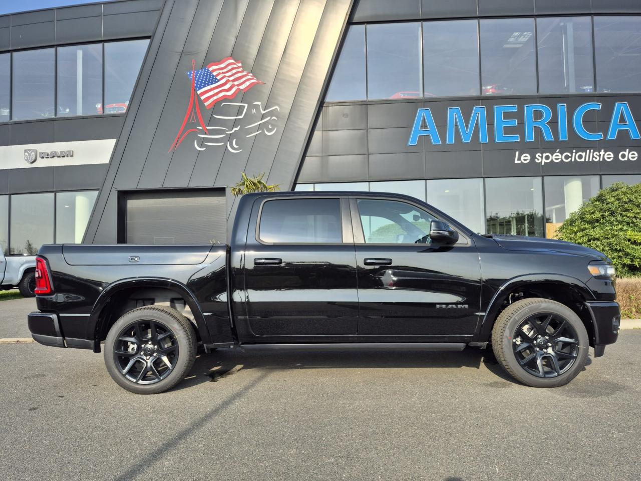 DODGE RAM 1500 CREW LARAMIE SPORT NIGHT EDITION AIR RAMBOX HAYON MULTI