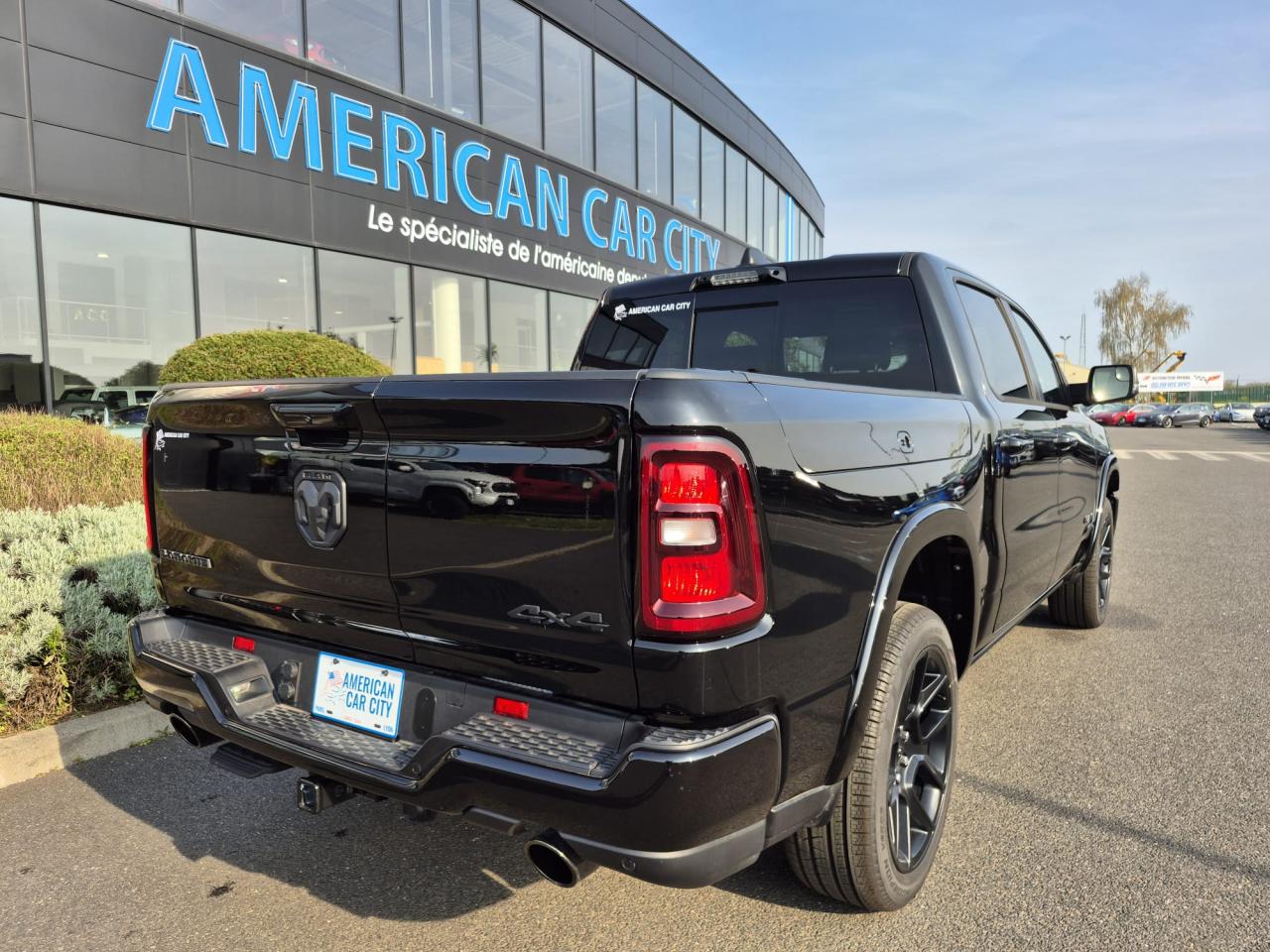 DODGE RAM 1500 CREW LARAMIE SPORT NIGHT EDITION AIR RAMBOX HAYON MULTI