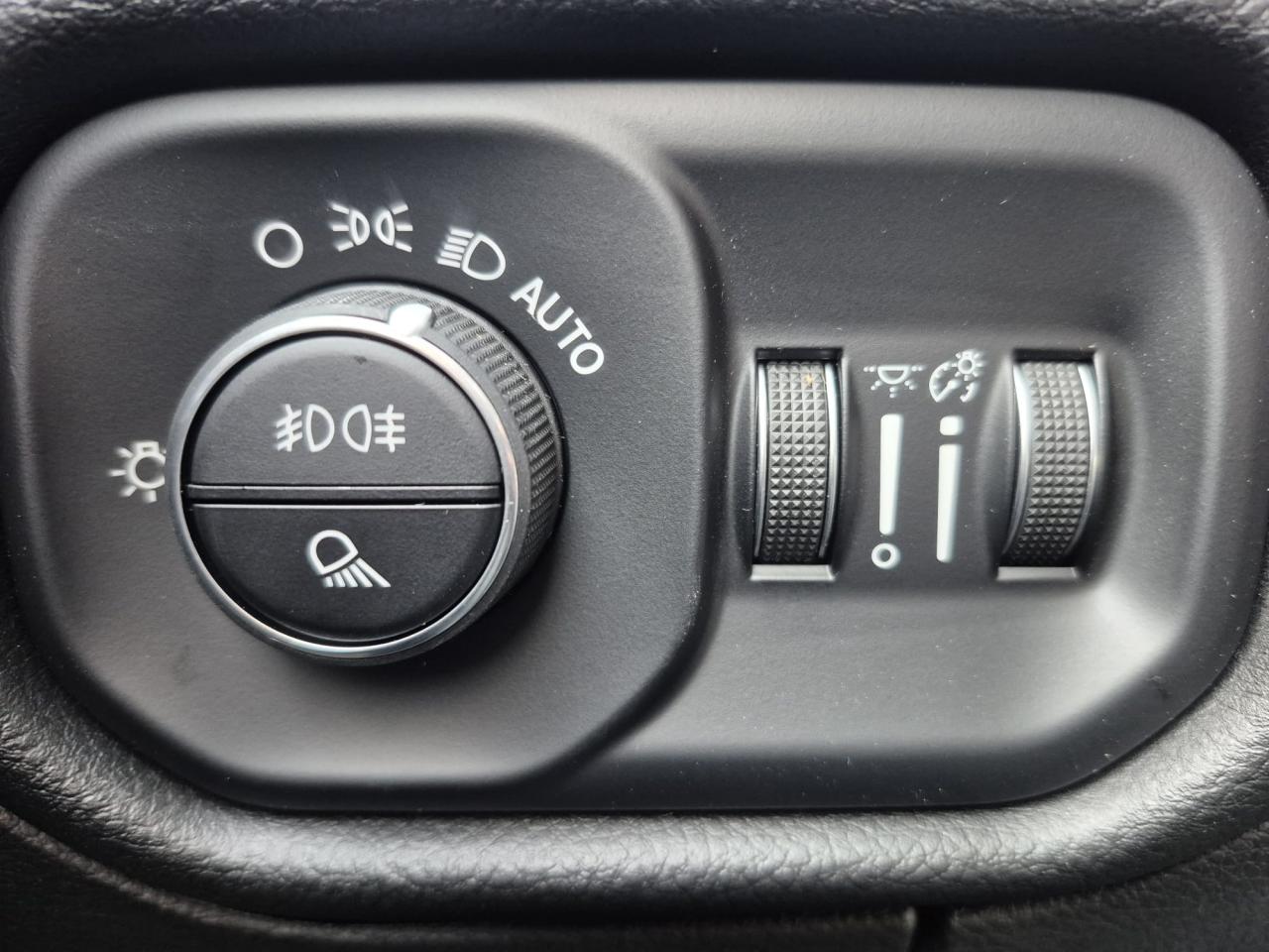 DODGE RAM 1500 CREW LARAMIE SPORT NIGHT EDITION AIR RAMBOX HAYON MULTI