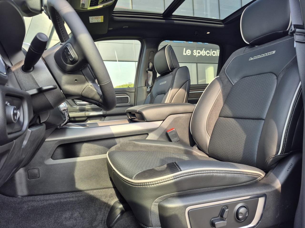 DODGE RAM 1500 CREW LARAMIE SPORT NIGHT EDITION AIR RAMBOX HAYON MULTI