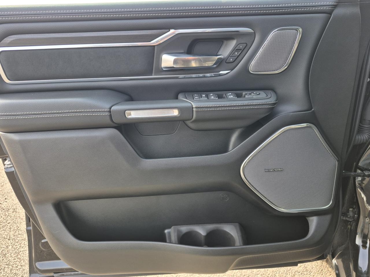 DODGE RAM 1500 CREW LARAMIE SPORT NIGHT EDITION AIR RAMBOX HAYON MULTI