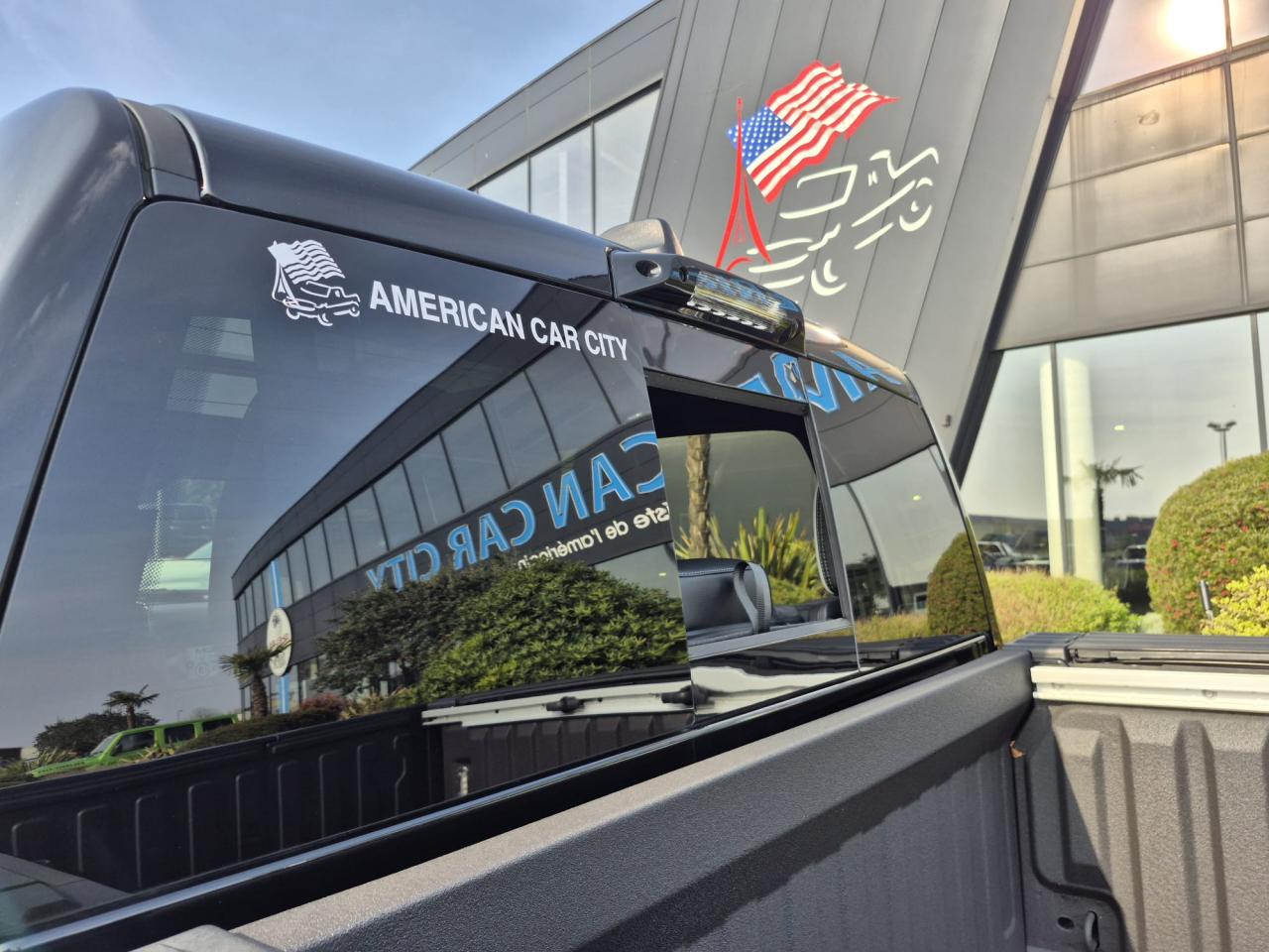 DODGE RAM 1500 CREW LARAMIE SPORT NIGHT EDITION AIR RAMBOX HAYON MULTI