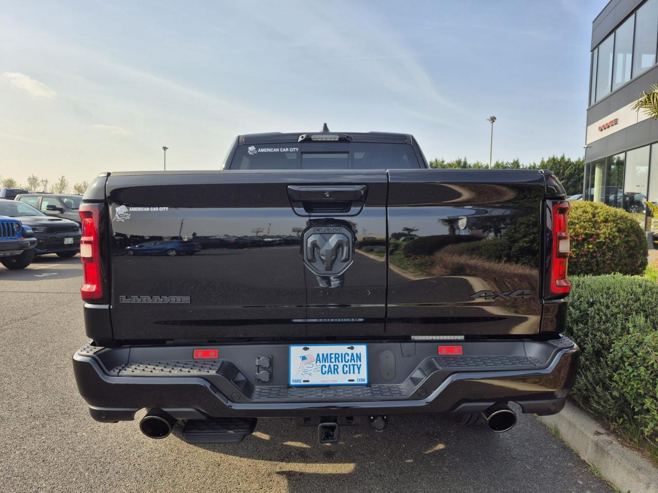 DODGE RAM 1500 CREW LARAMIE SPORT NIGHT EDITION AIR RAMBOX HAYON MULTI