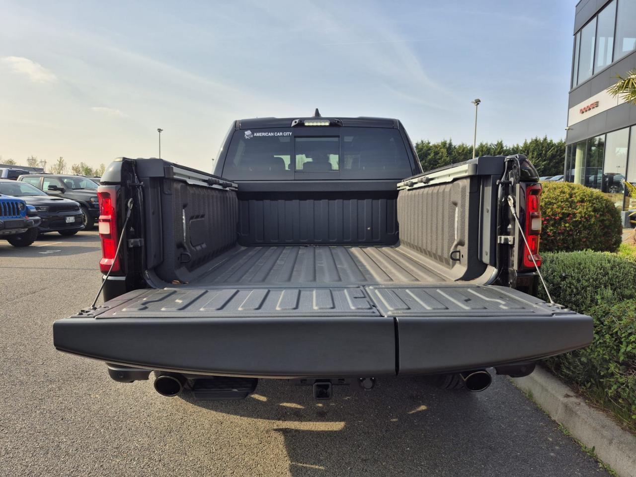 DODGE RAM 1500 CREW LARAMIE SPORT NIGHT EDITION AIR RAMBOX HAYON MULTI