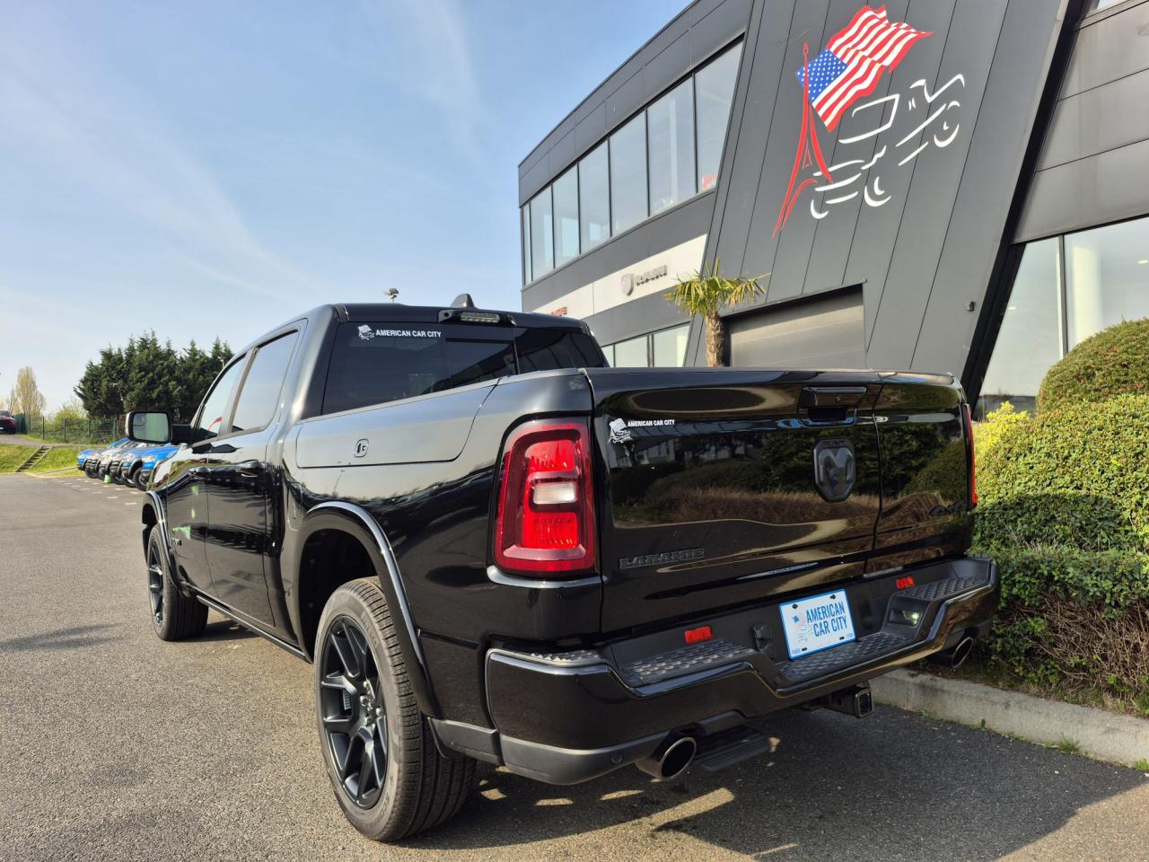 DODGE RAM 1500 CREW LARAMIE SPORT NIGHT EDITION AIR RAMBOX HAYON MULTI