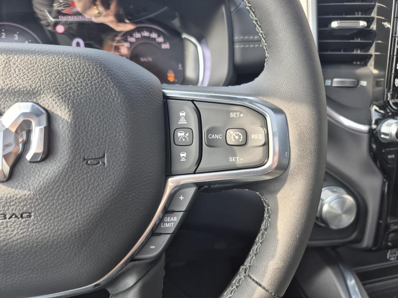 DODGE RAM 1500 CREW LARAMIE SPORT NIGHT EDITION AIR RAMBOX HAYON MULTI