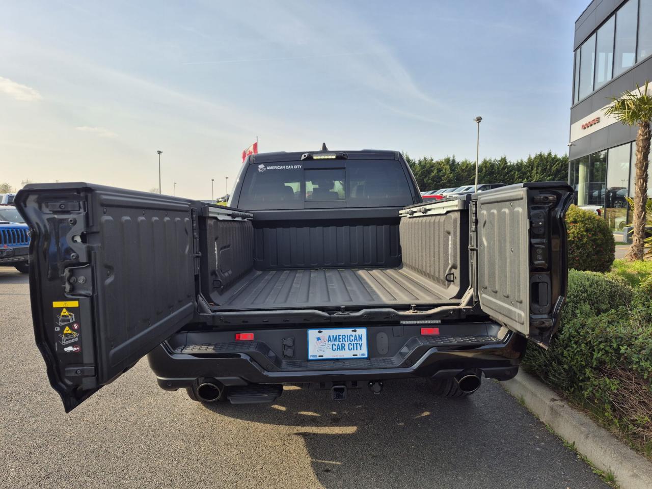 DODGE RAM 1500 CREW LARAMIE SPORT NIGHT EDITION AIR RAMBOX HAYON MULTI