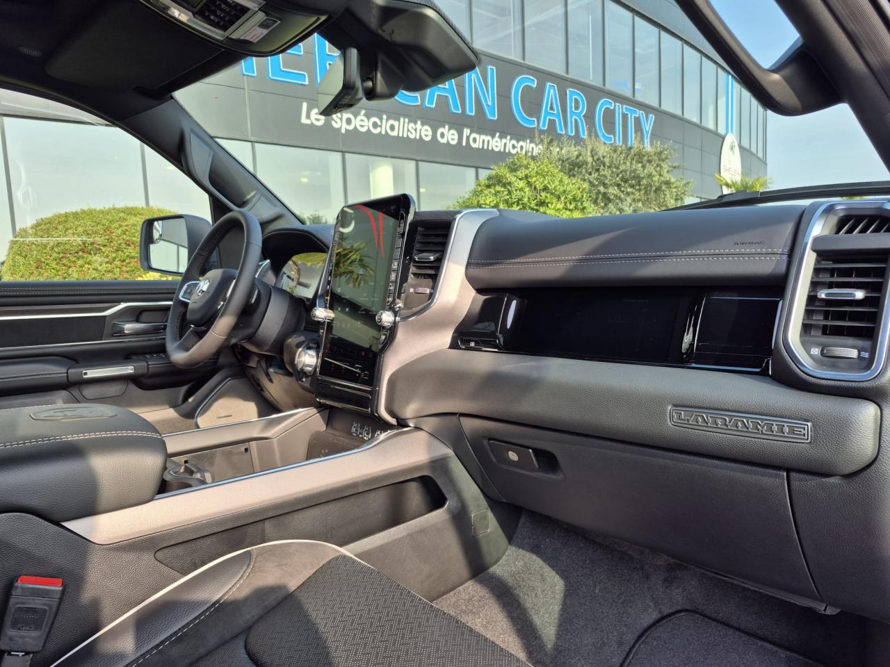 DODGE RAM 1500 CREW LARAMIE SPORT NIGHT EDITION AIR RAMBOX HAYON MULTI