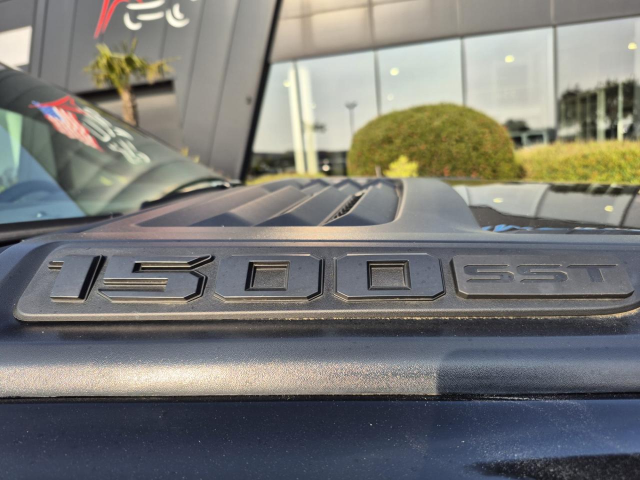 DODGE RAM 1500 CREW LARAMIE SPORT NIGHT EDITION AIR RAMBOX HAYON MULTI