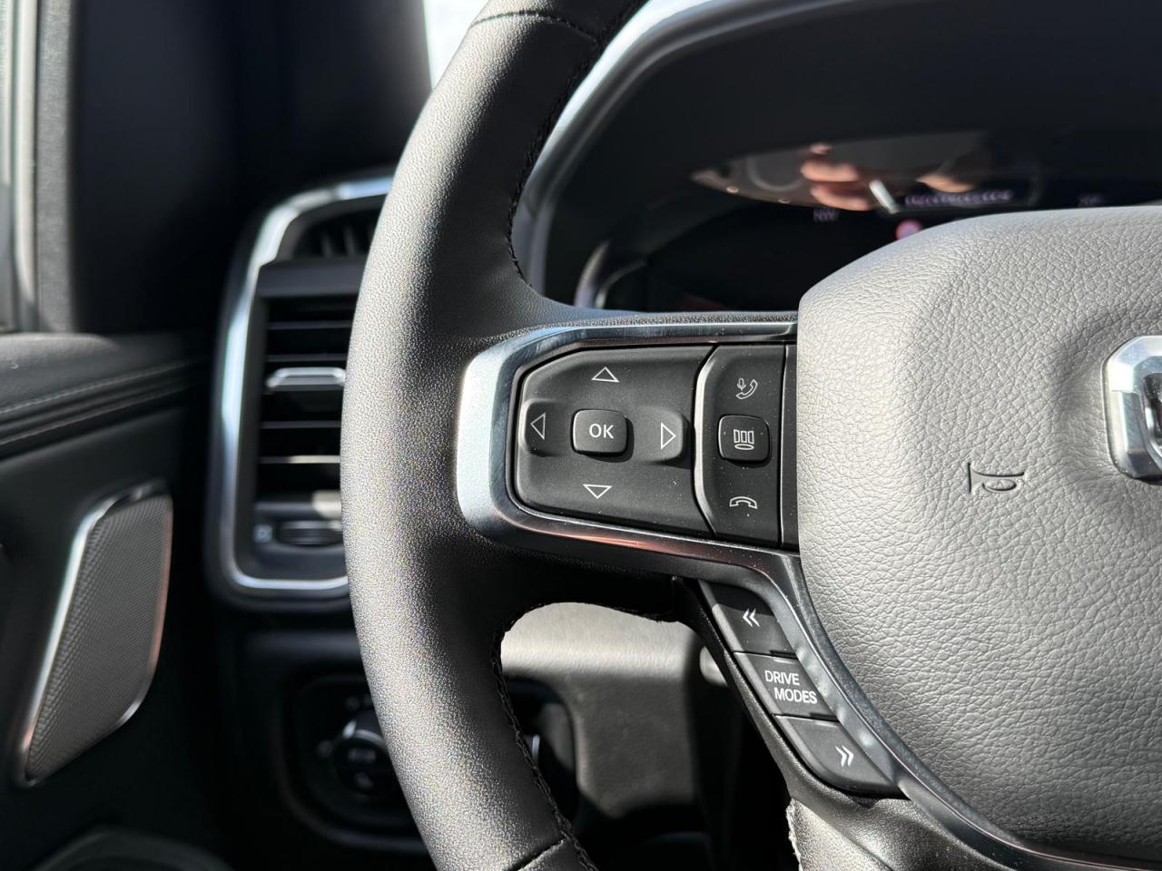 DODGE RAM 1500 CREW LARAMIE SPORT NIGHT EDITION AIR RAMBOX HAYON MULTI