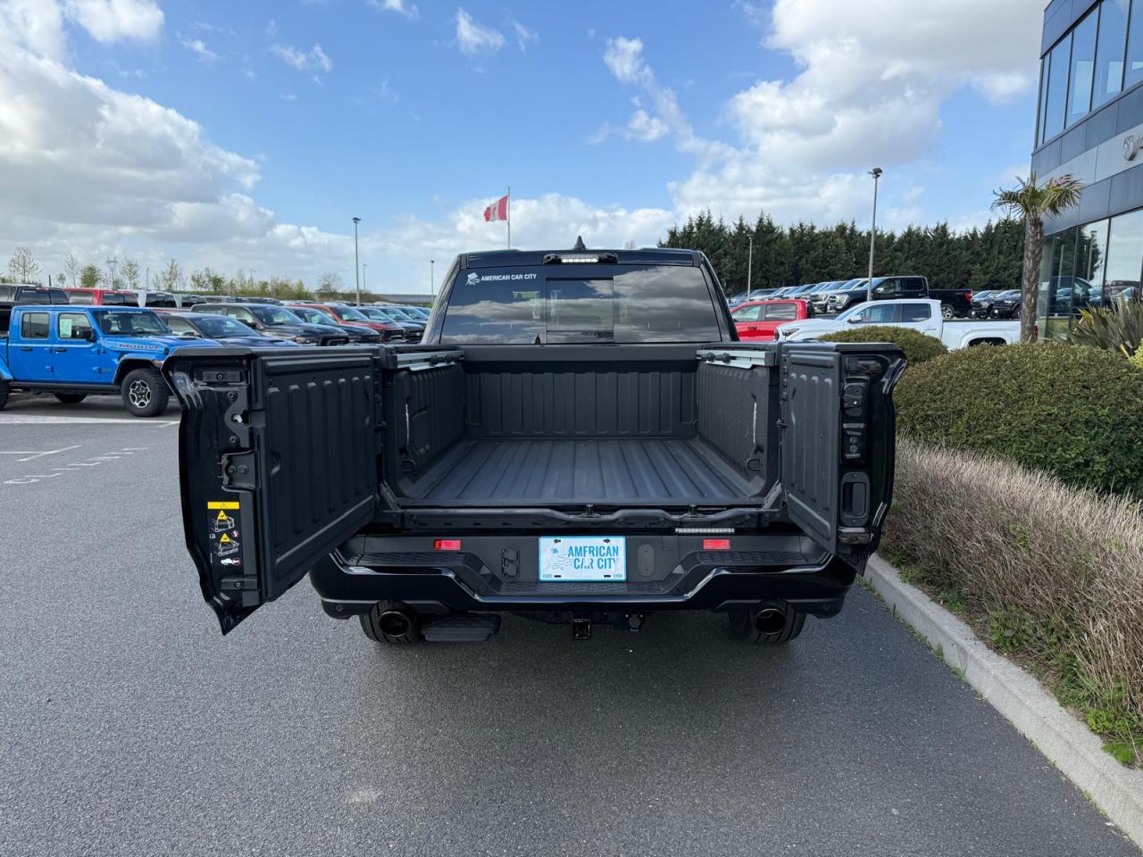 DODGE RAM 1500 CREW LARAMIE SPORT NIGHT EDITION AIR RAMBOX HAYON MULTI