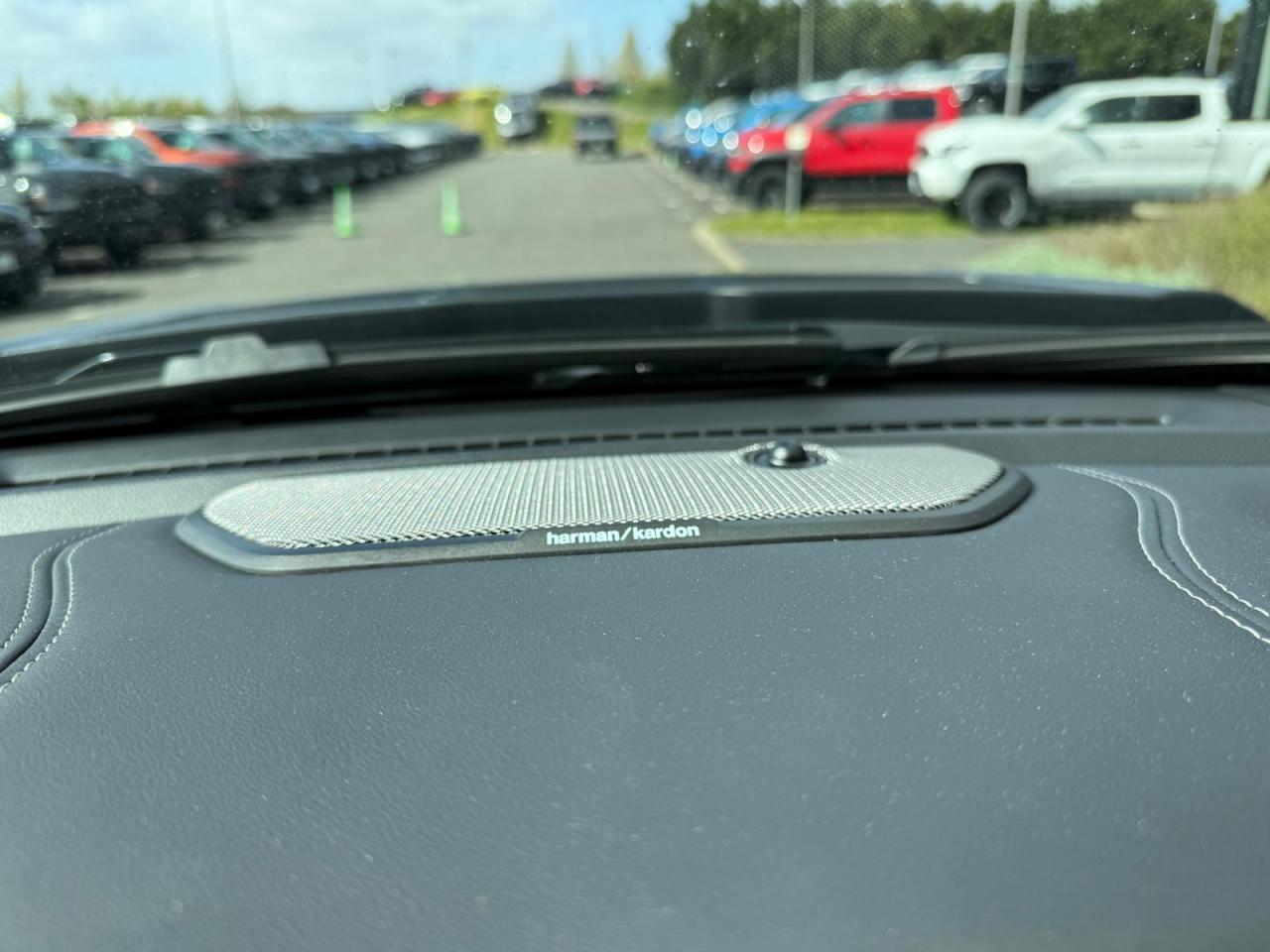 DODGE RAM 1500 CREW LARAMIE SPORT NIGHT EDITION AIR RAMBOX HAYON MULTI