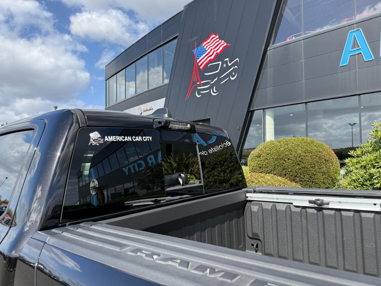 DODGE RAM 1500 CREW LARAMIE SPORT NIGHT EDITION AIR RAMBOX HAYON MULTI