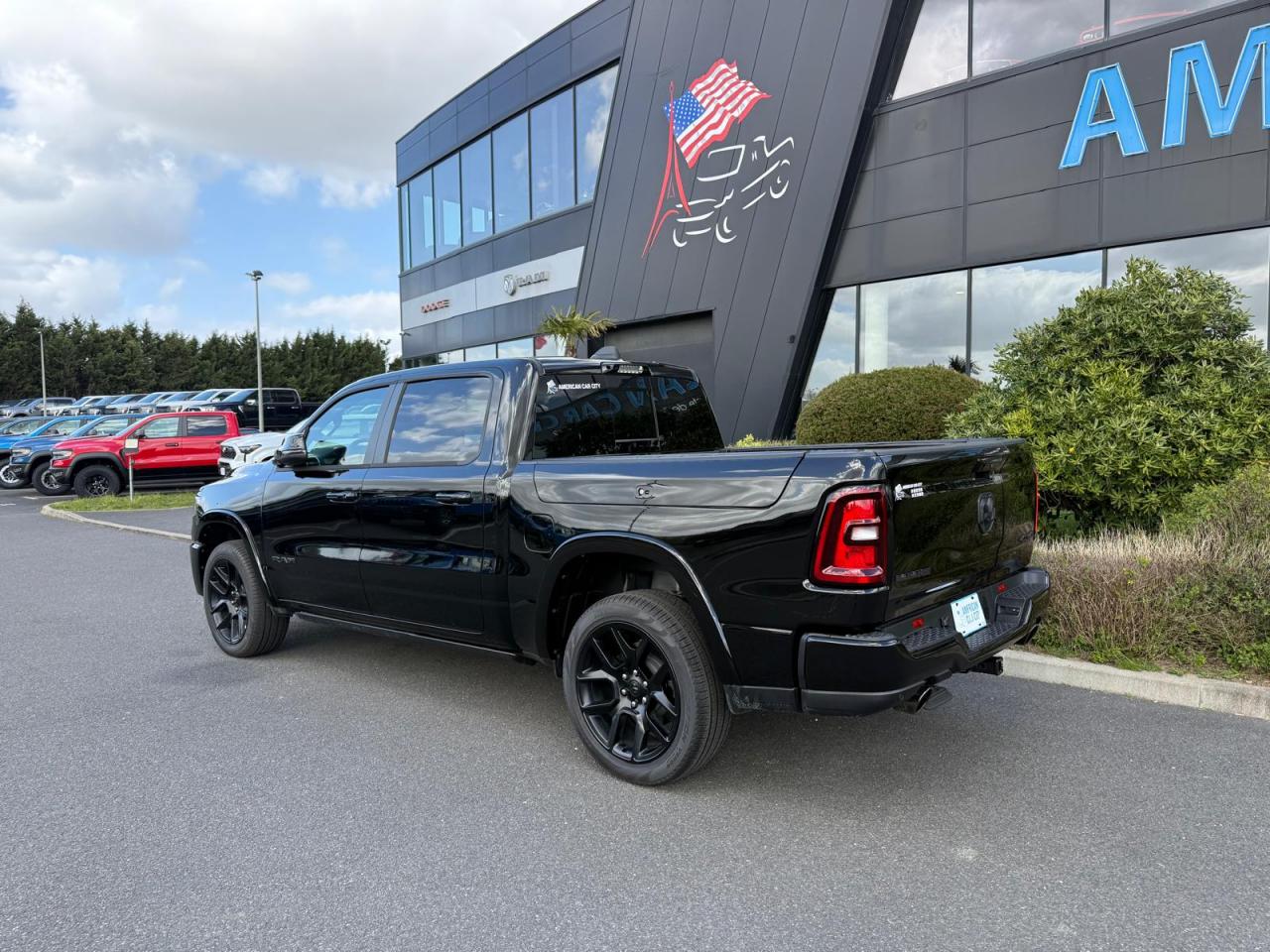 DODGE RAM 1500 CREW LARAMIE SPORT NIGHT EDITION AIR RAMBOX HAYON MULTI