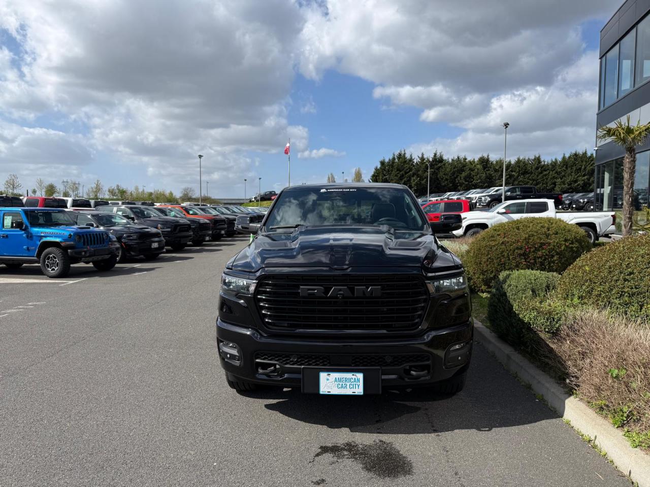 DODGE RAM 1500 CREW LARAMIE SPORT NIGHT EDITION AIR RAMBOX HAYON MULTI