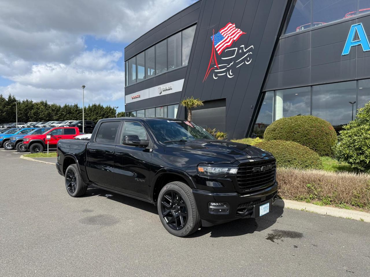 DODGE RAM 1500 CREW LARAMIE SPORT NIGHT EDITION AIR RAMBOX HAYON MULTI