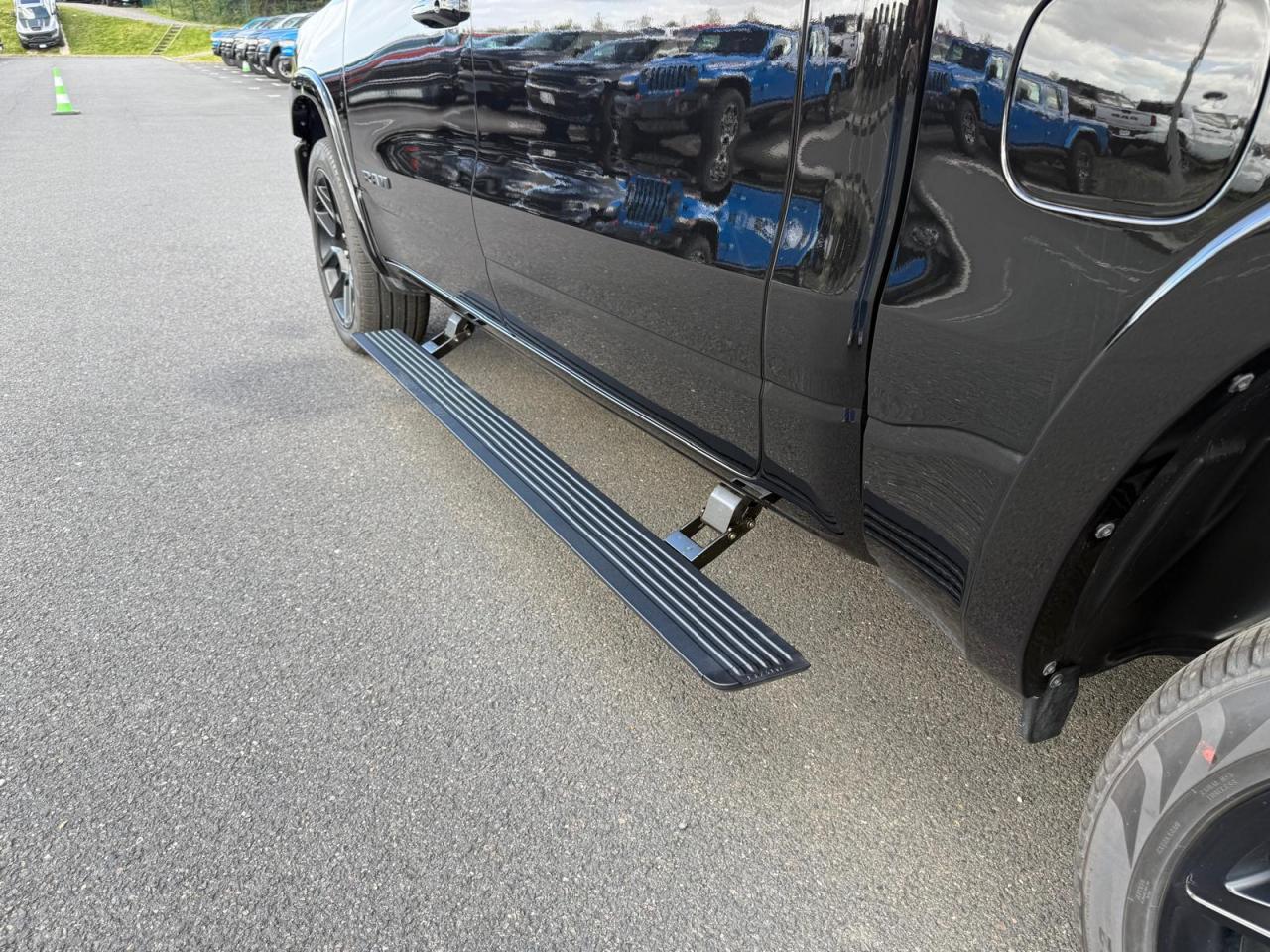 DODGE RAM 1500 CREW LARAMIE SPORT NIGHT EDITION AIR RAMBOX HAYON MULTI