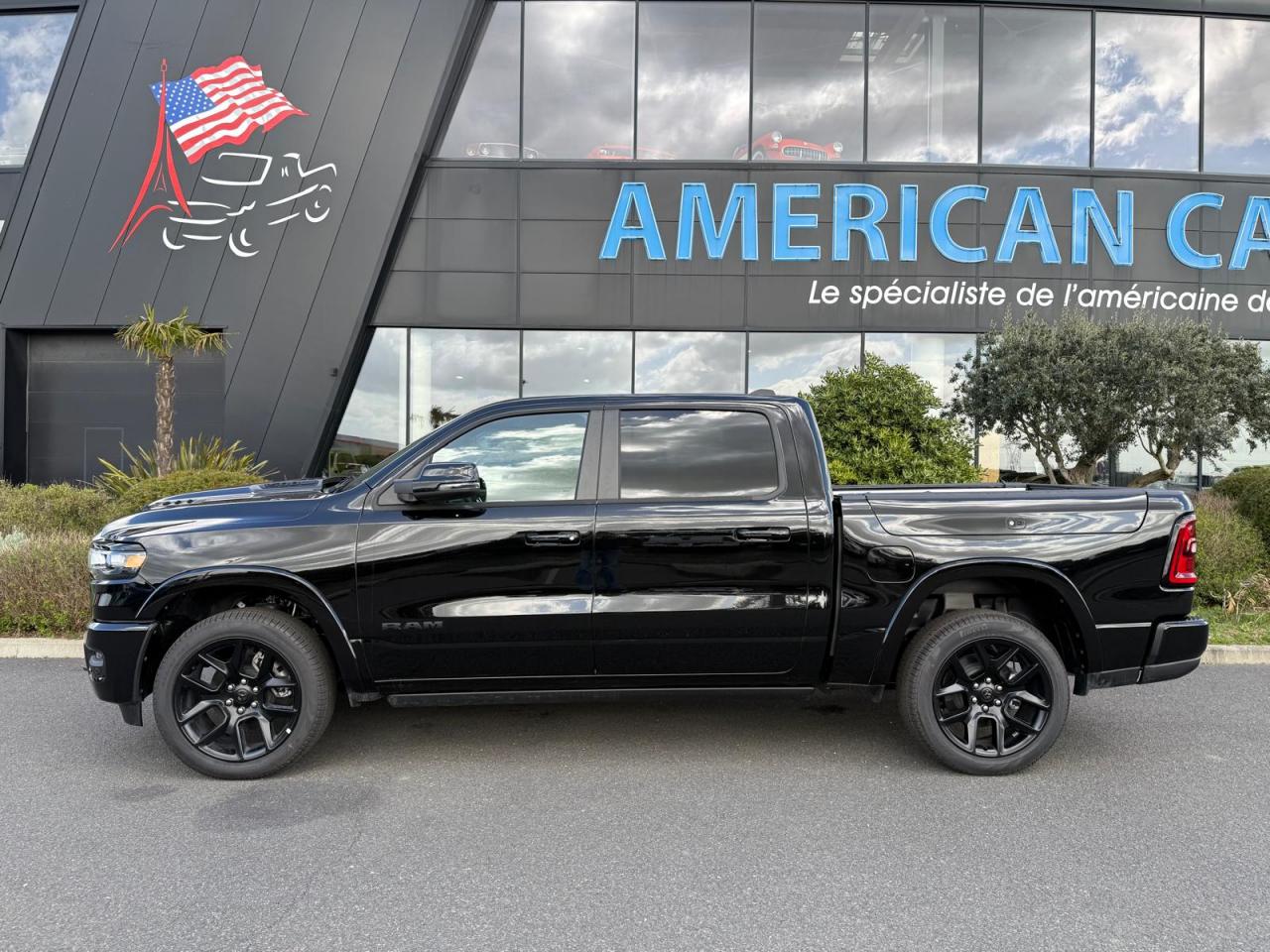 DODGE RAM 1500 CREW LARAMIE SPORT NIGHT EDITION AIR RAMBOX HAYON MULTI