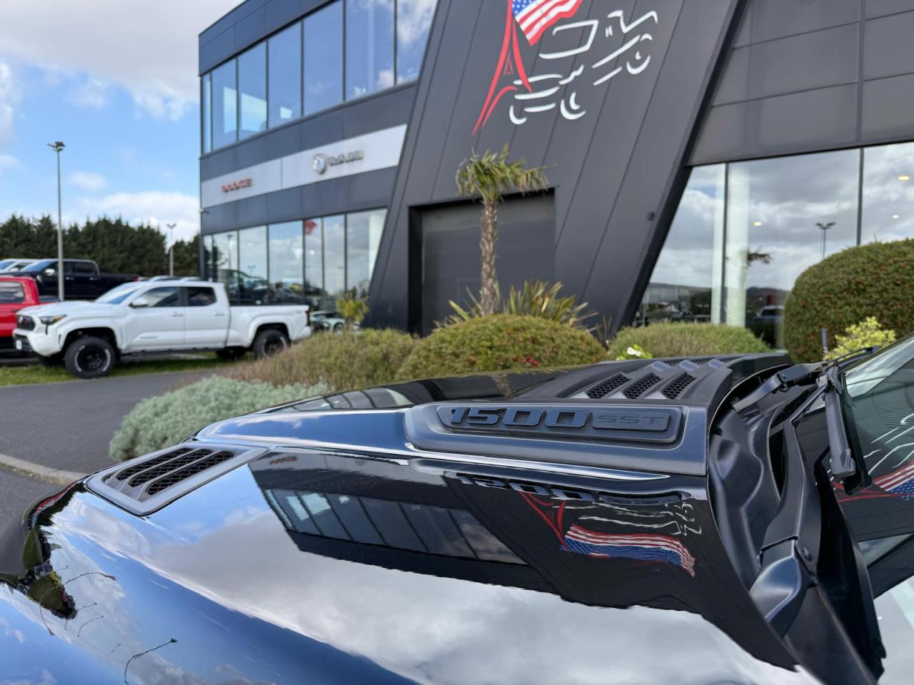 DODGE RAM 1500 CREW LARAMIE SPORT NIGHT EDITION AIR RAMBOX HAYON MULTI