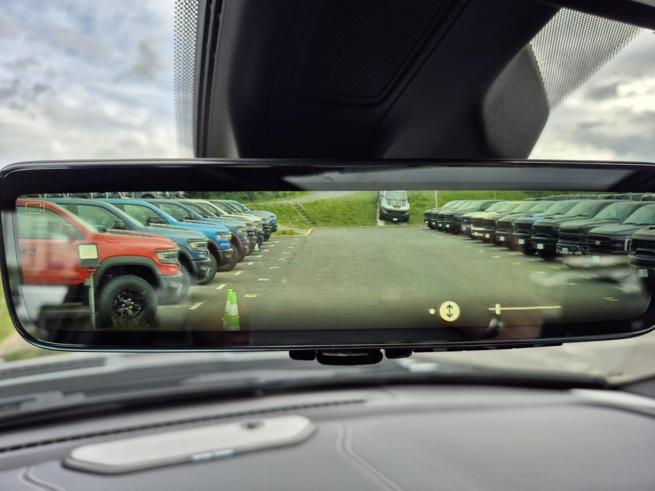 DODGE RAM 1500 CREW LARAMIE SPORT NIGHT EDITION AIR RAMBOX HAYON MULTI